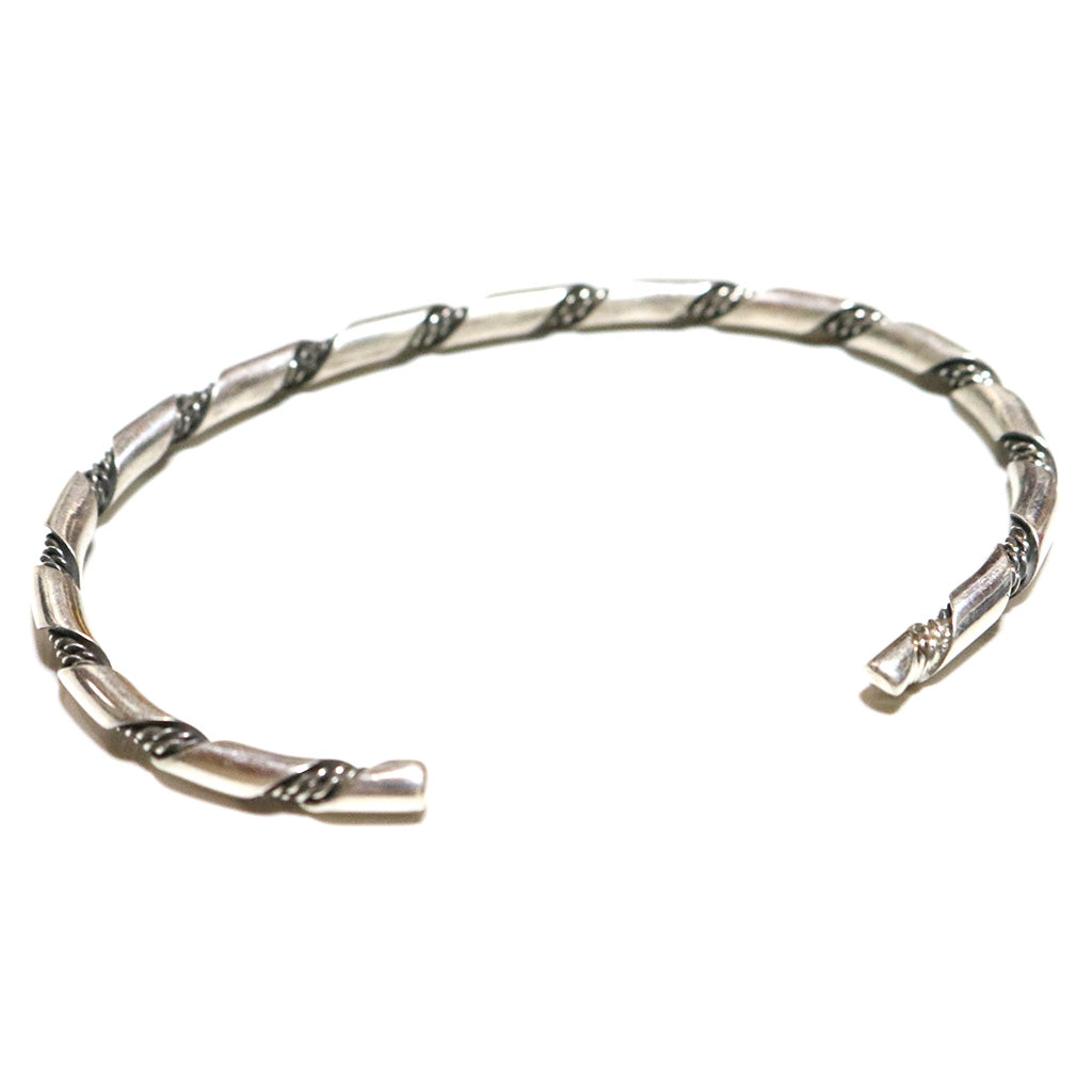 Indian Jewelry : Navajo Elaine Tahe Bangle(C)