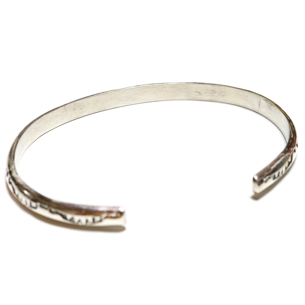 Indian Jewelry : Navajo Elaine Tahe Bangle(A)