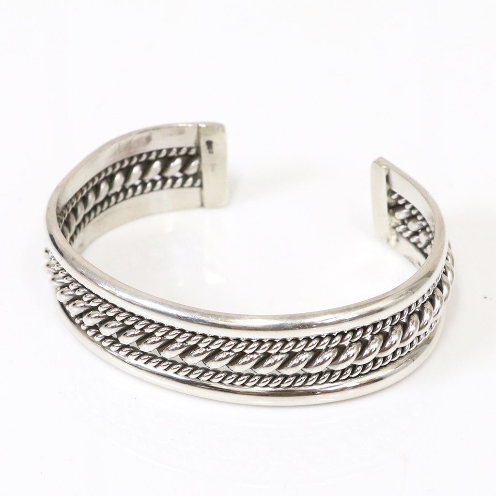 Indian Jewelry : Navajo Elaine Tahe Twist Bangle