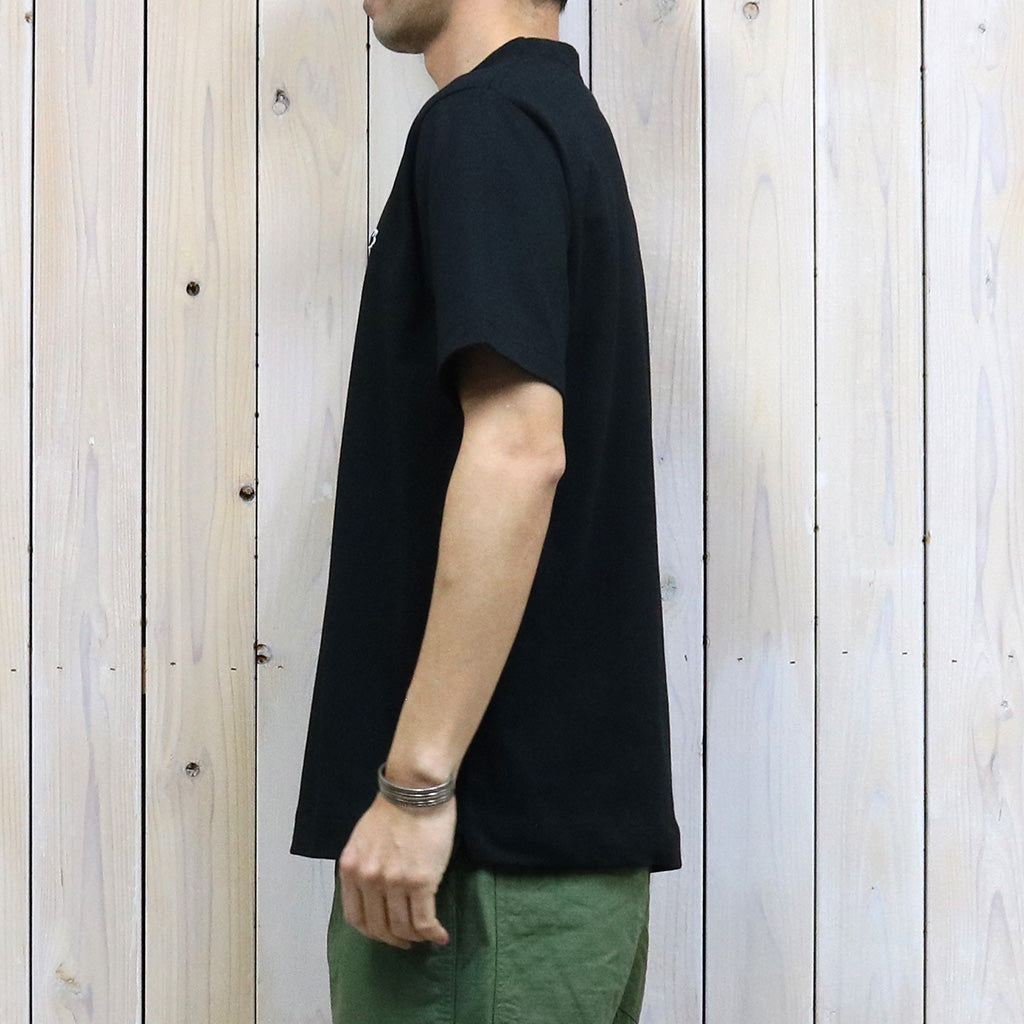 LACOSTE『クルーネックTシャツ』(BLACK)
