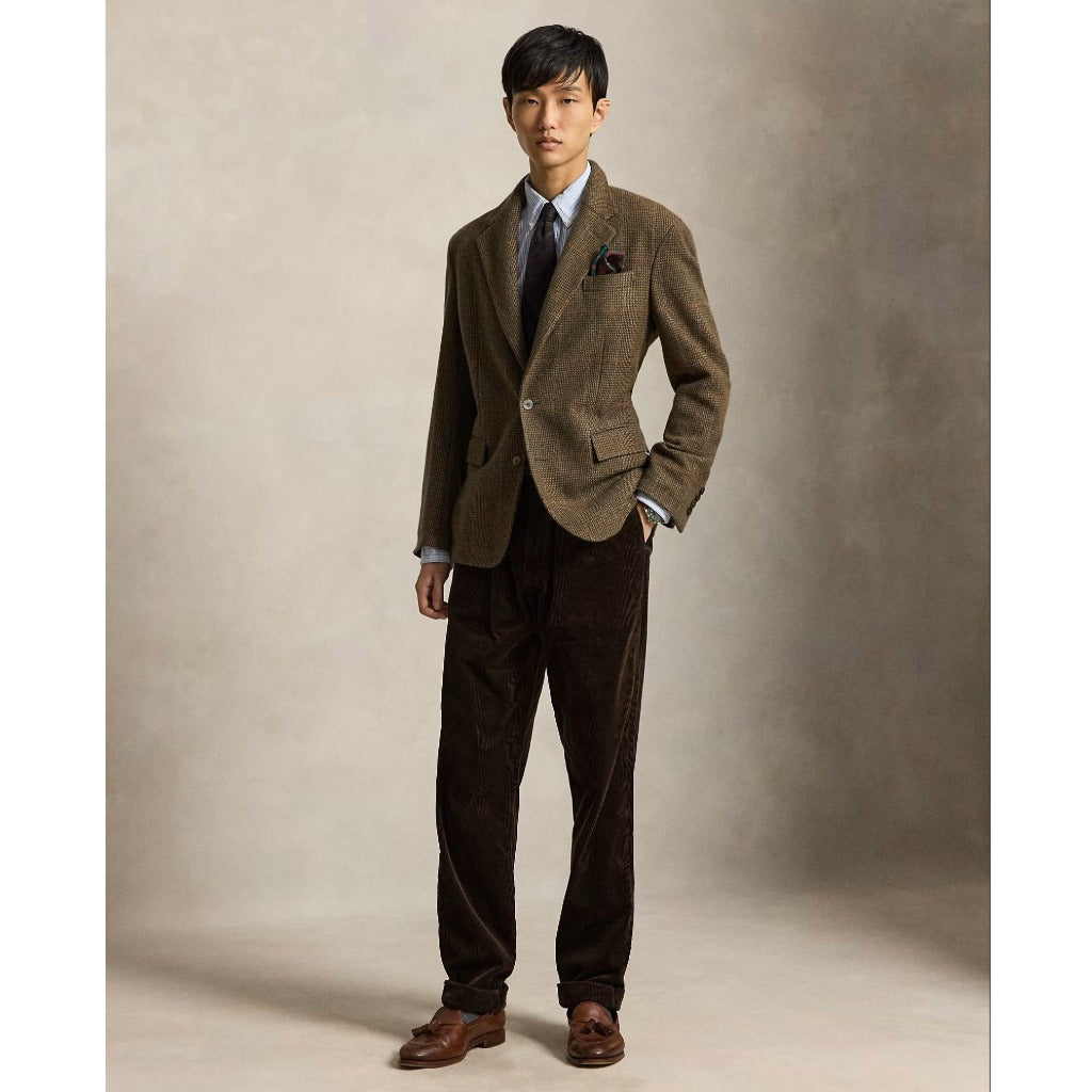 POLO RALPH LAUREN : RELAXED FIT CORDUROY WHITMAN CHINO PLEATED PANTS (DARK BEECH)