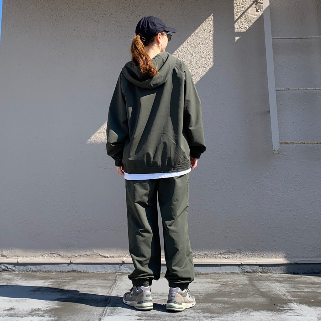 nanamica『ALPHADRY Hoodie』(Olive)