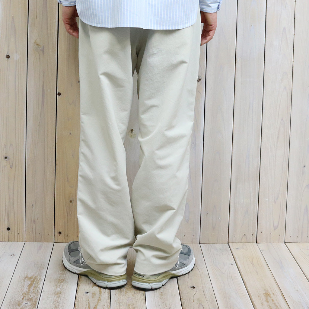 nanamica『ALPHADRY Utility Pants』(Dry Sand)