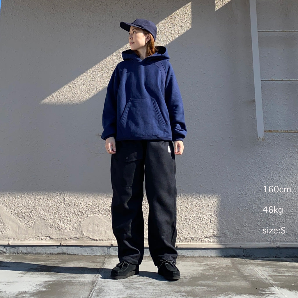 ENGINEERED GARMENTS『Raglan Hoody-12oz Cotton Fleece』(Navy)