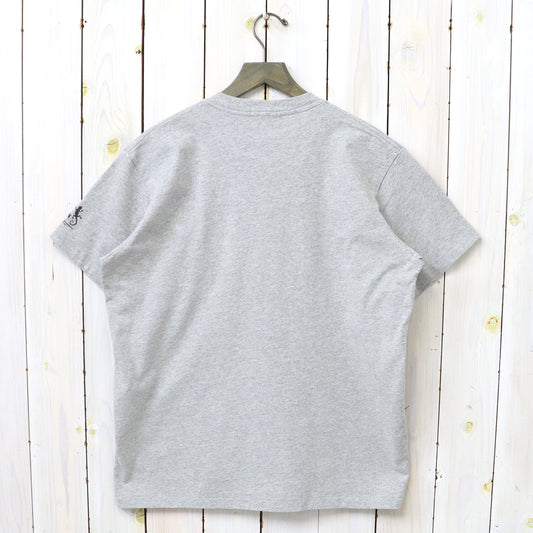 ENGINEERED GARMENTS『Printed Cross Crew Neck T-shirt-Cosmopolitanism』(Grey)