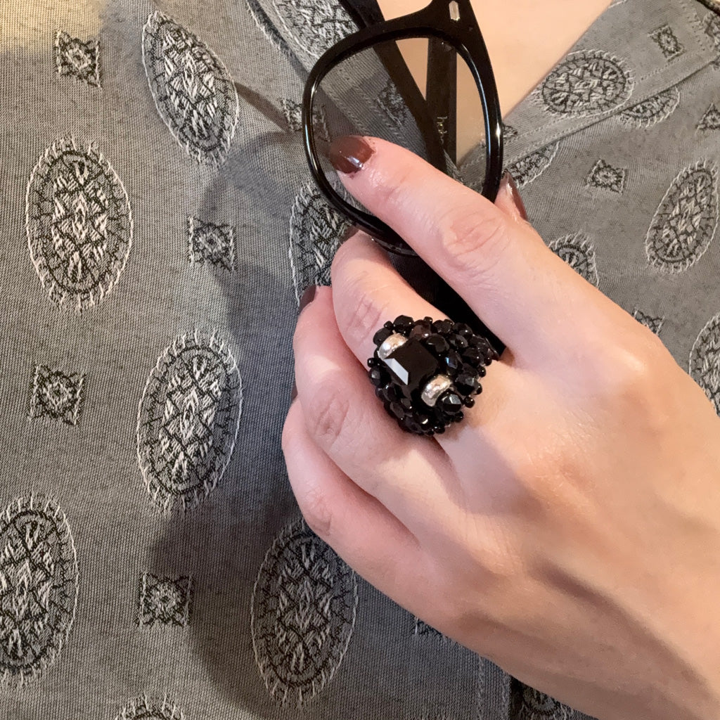 【SALE50%OFF】NeedlesxTie A Knot : Square Crystal Beads Ring (Black/Black)