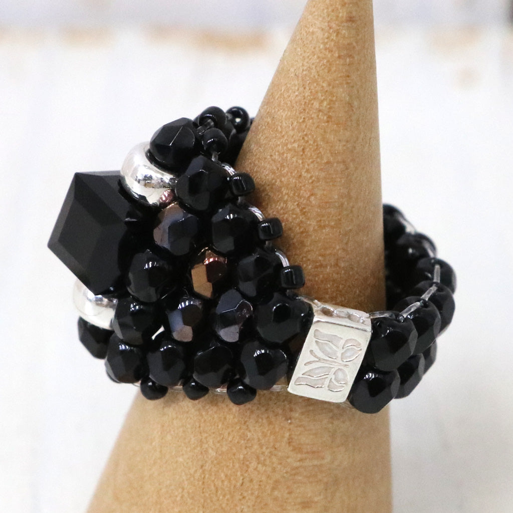 【SALE50%OFF】NeedlesxTie A Knot : Square Crystal Beads Ring (Black/Black)