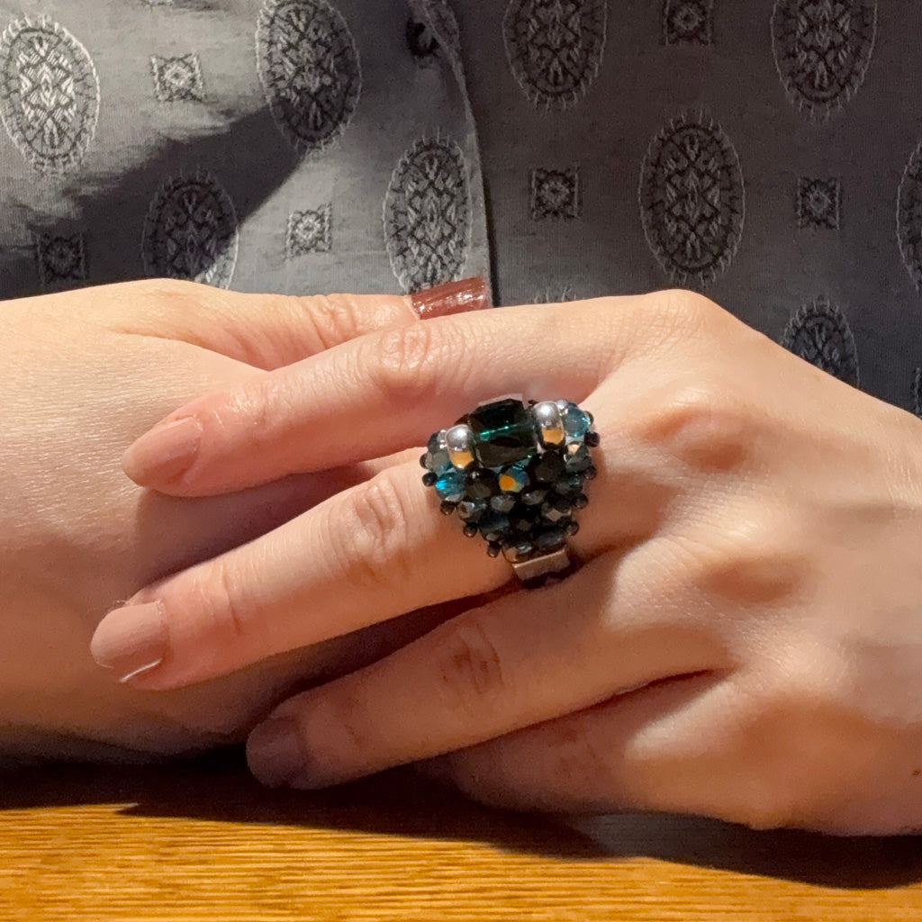 NeedlesxTie A Knot : Square Crystal Beads Ring (Green/Blue)