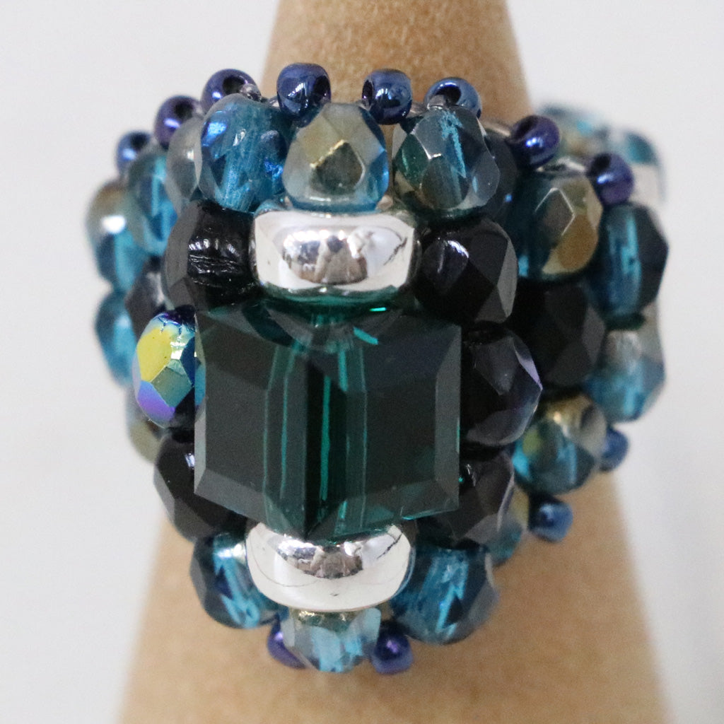 NeedlesxTie A Knot : Square Crystal Beads Ring (Green/Blue)
