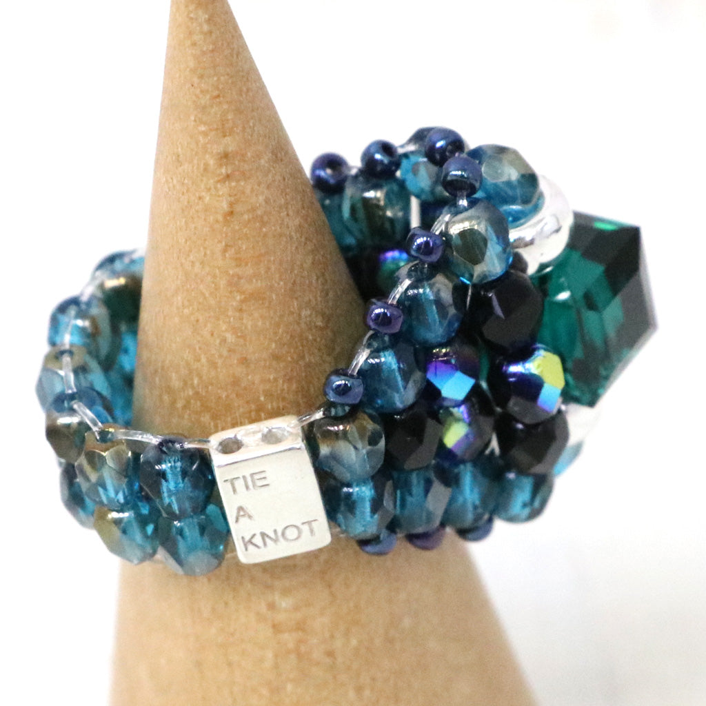 NeedlesxTie A Knot : Square Crystal Beads Ring (Green/Blue)