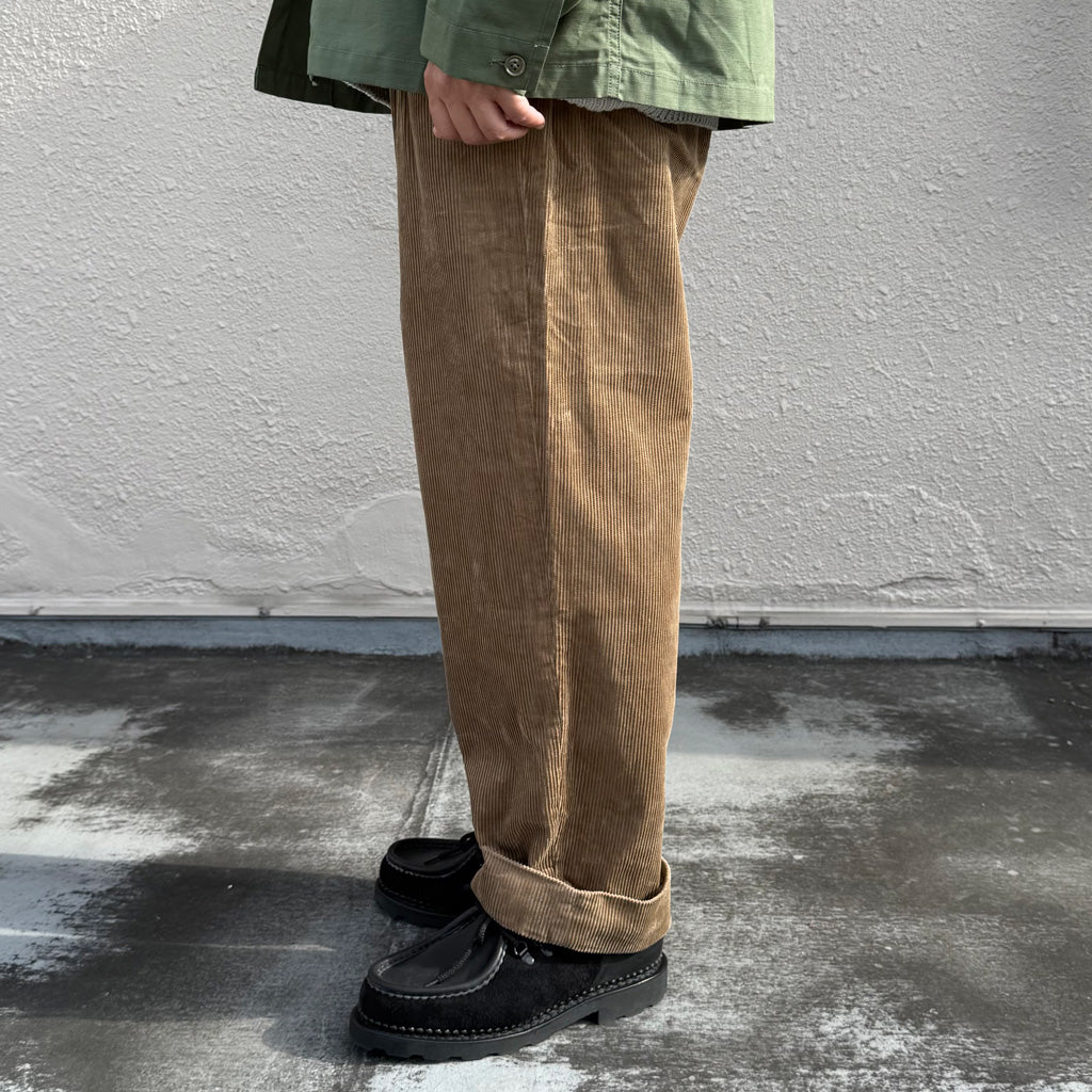 ENGINEERED GARMENTS : Carlyle Pant-8W Corduroy (Khaki)