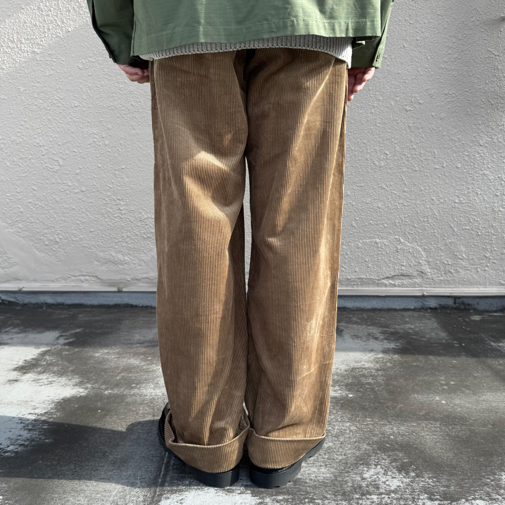 ENGINEERED GARMENTS : Carlyle Pant-8W Corduroy (Khaki)