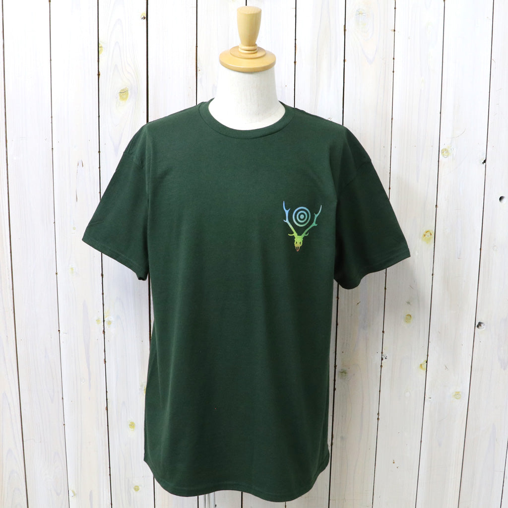 SOUTH2 WEST8 : S/S Crew Neck Tee-Skull & Target Gradation (Dk.Green)