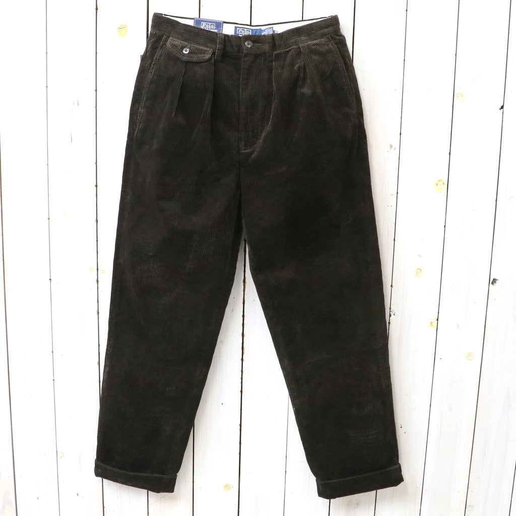 POLO RALPH LAUREN : RELAXED FIT CORDUROY WHITMAN CHINO PLEATED PANTS (DARK BEECH)