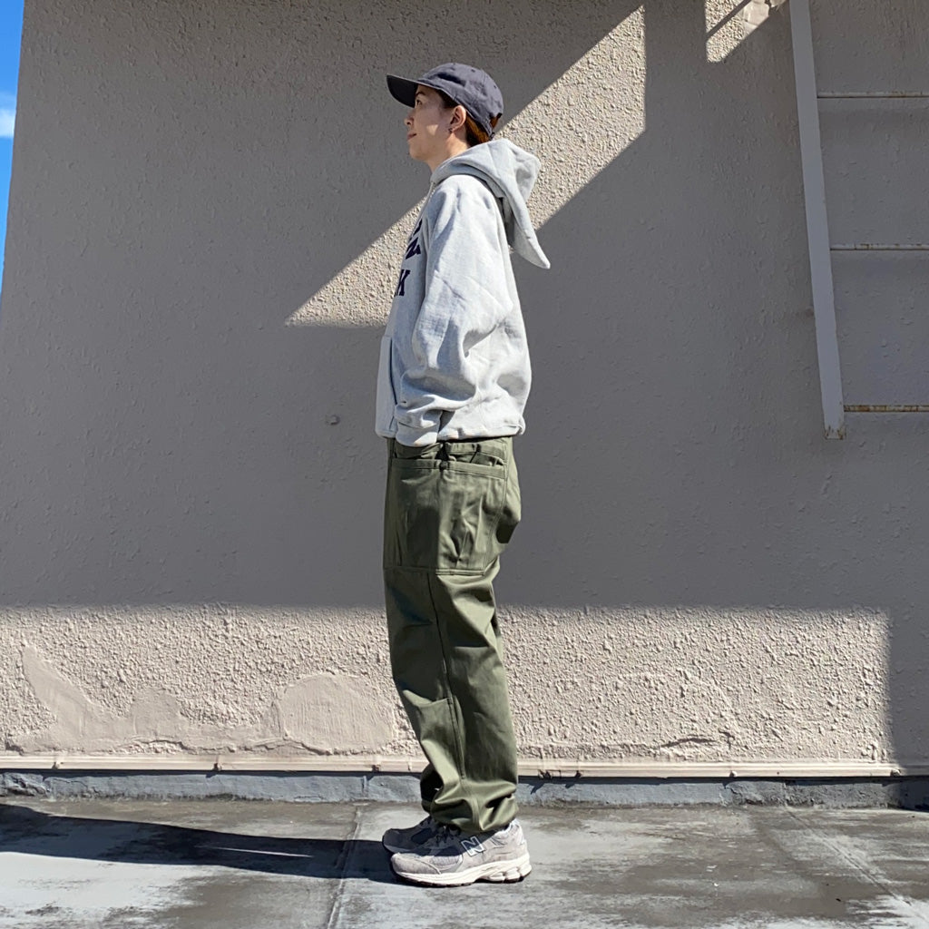 SASSAFRAS『OVERGROWN PANTS(MILITARY SATIN)』(OLIVE)