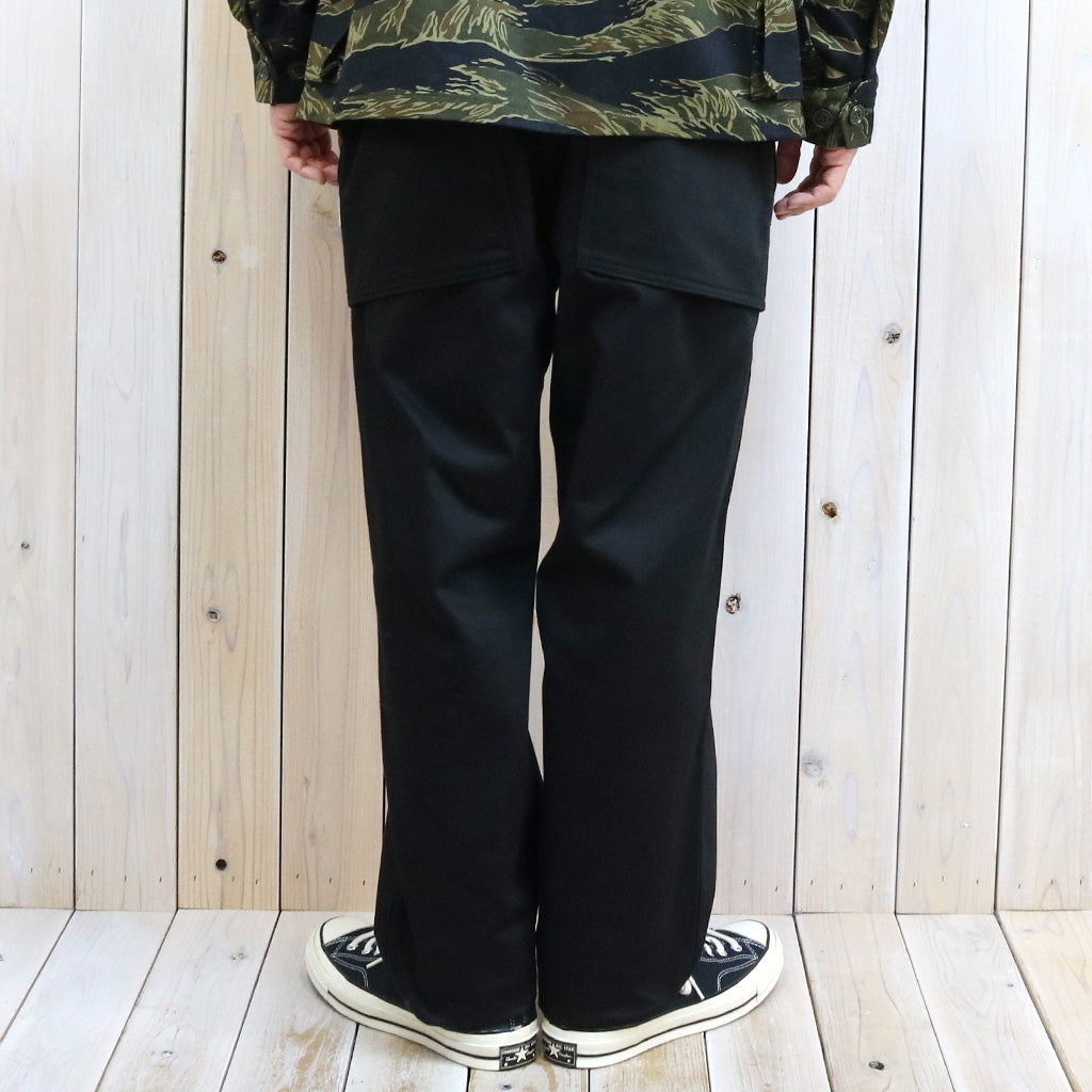 SASSAFRAS『CULTIVATOR PANTS(MILITARY SATIN)』(BLACK)