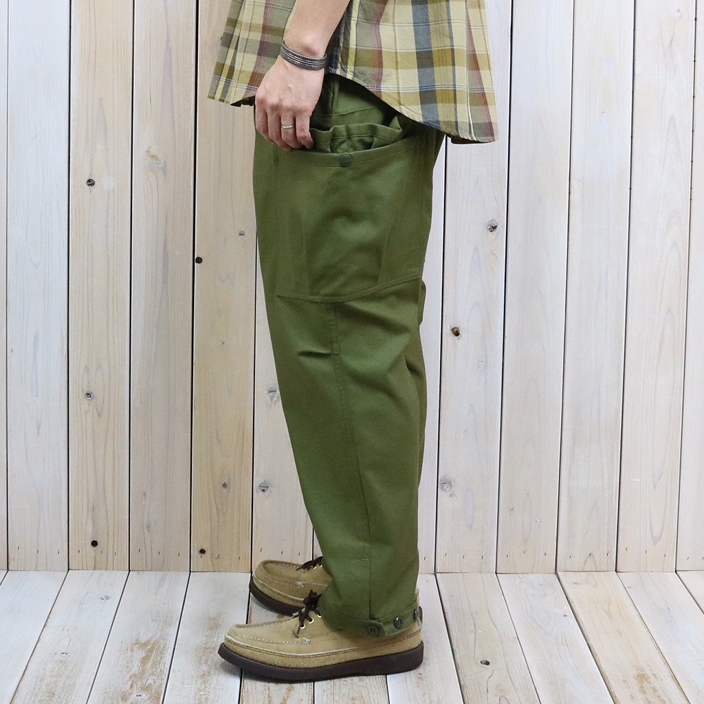 SASSAFRAS : OVERGROWN PANTS 4/5(BACK SATIN) (OLIVE)