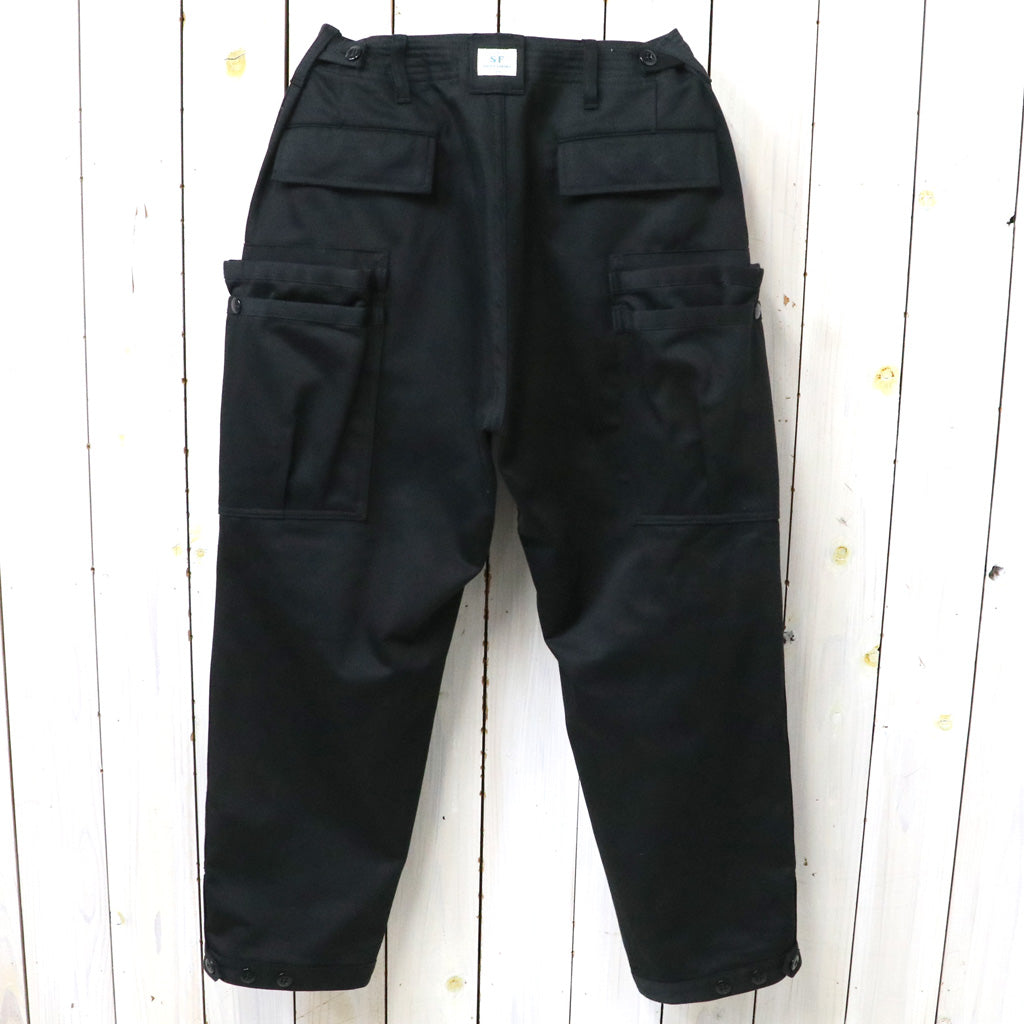 SASSAFRAS : OVERGROWN PANTS 4/5(MILITARY SATIN) (BLACK)