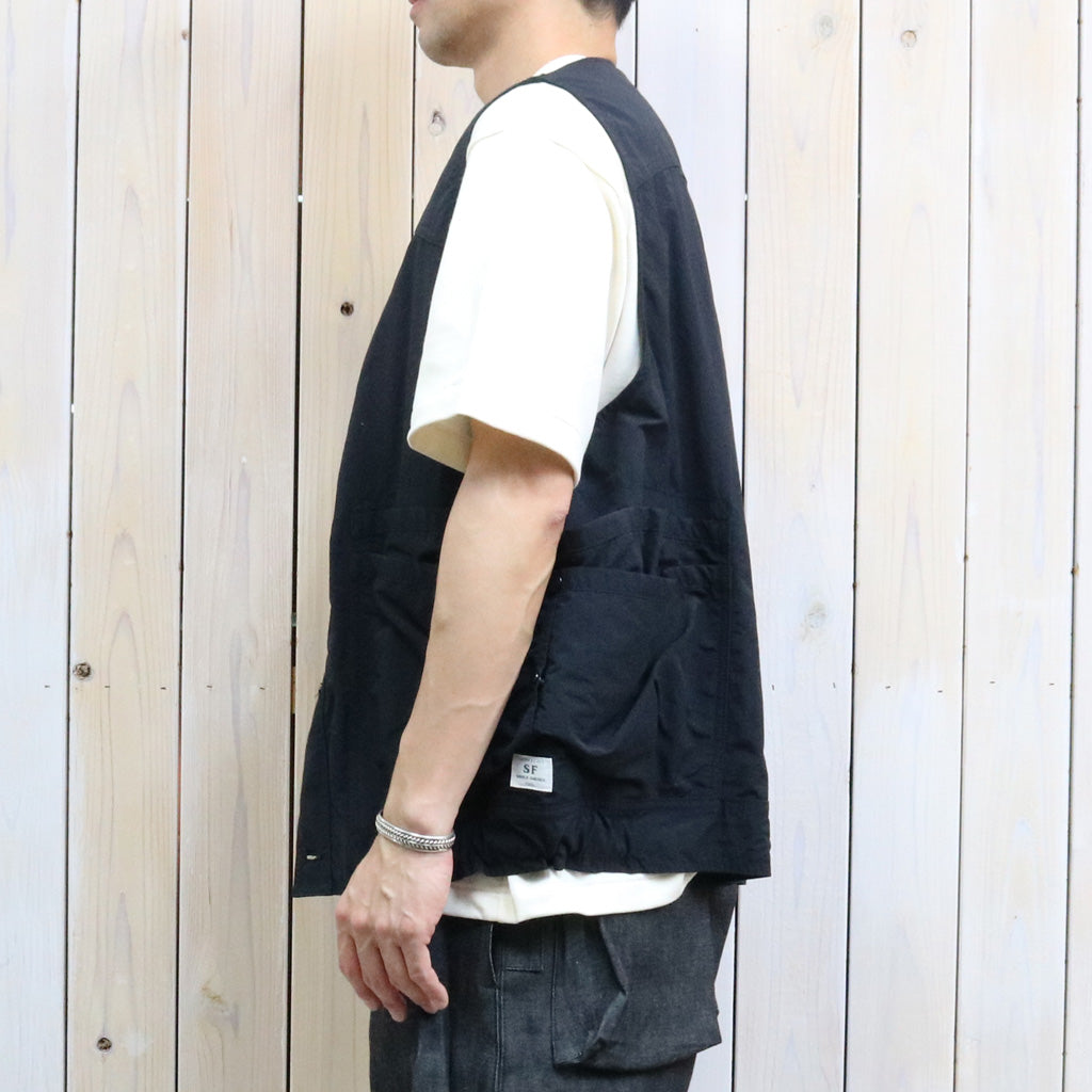SASSAFRAS : OVERGROWN HIKER VEST-NYLON RIPSTOP (BLACK)