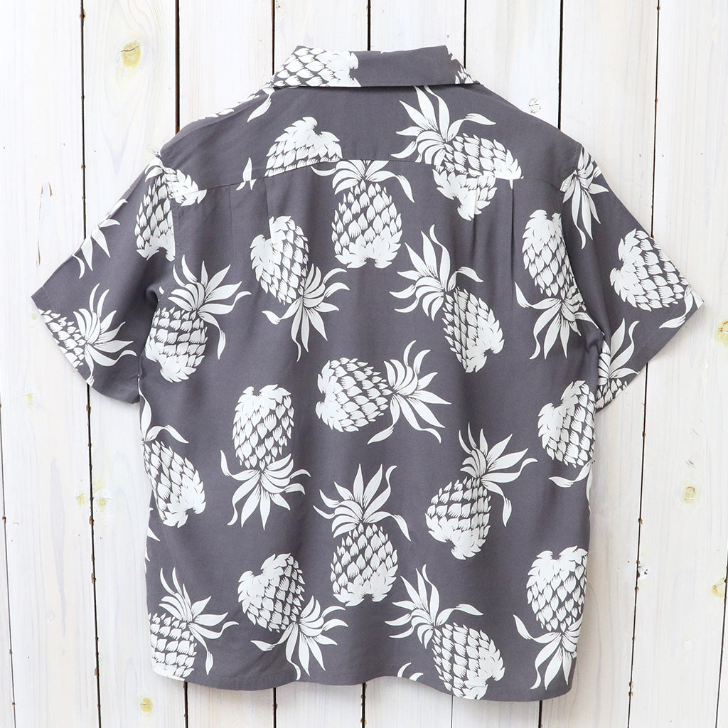 DUKE KAHANAMOKU : S/S RAYON HAWAIIAN SHIRT-DUKE’S PINEAPPLE (GRAY)