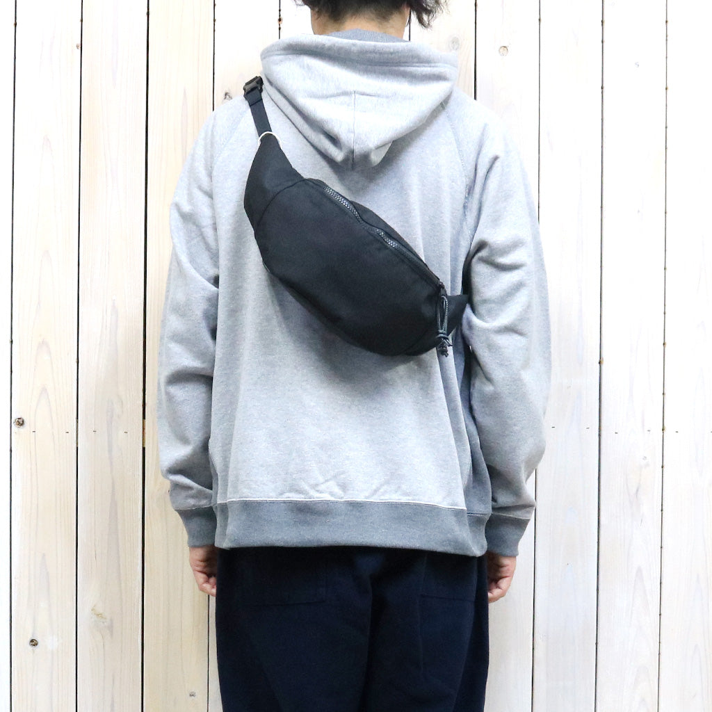 hobo『Waist Pouch Nylon Oxford with Cow Leather』