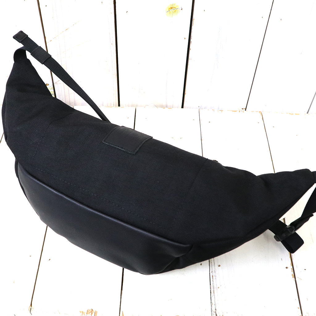 hobo『Waist Pouch Nylon Oxford with Cow Leather』
