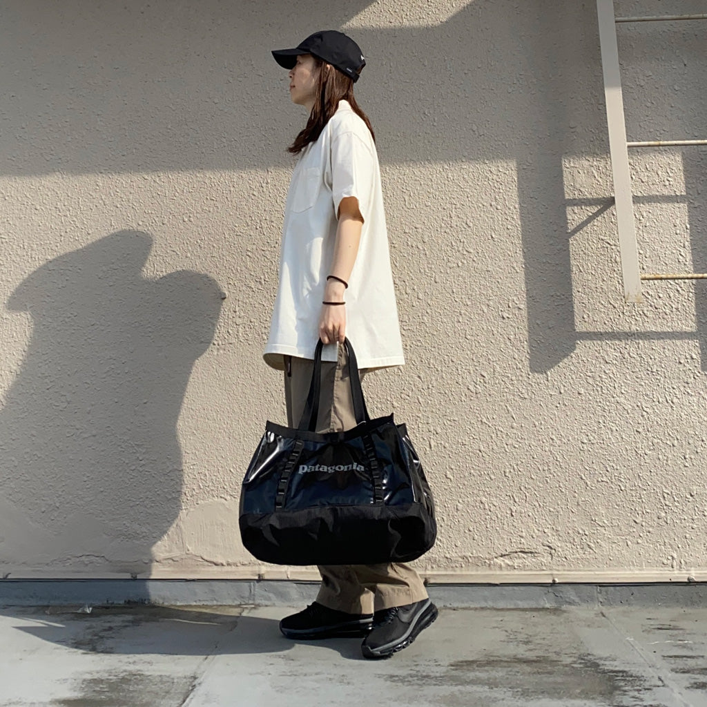 patagonia『Black Hole Tote 25L』(Black)
