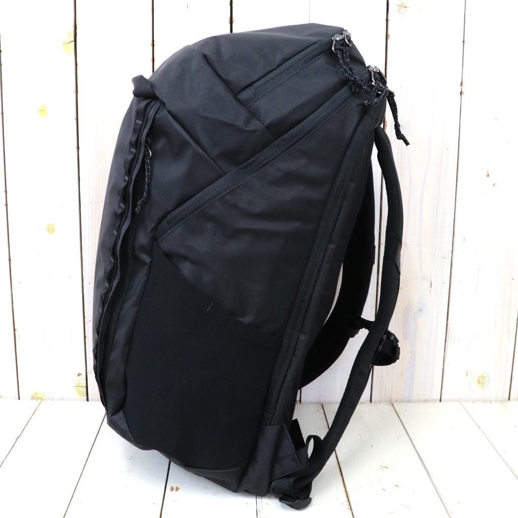 patagonia『Black Hole Pack 32L』(Black)