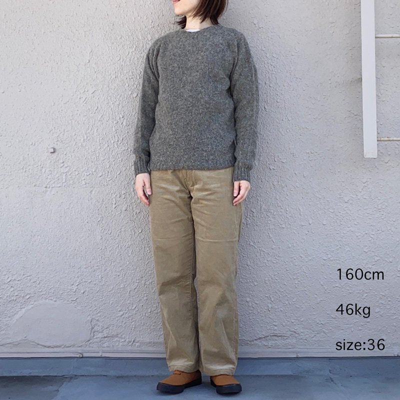 John Tulloch『SEAM FREE HEAVY BRUSH CREW NECK SADDLE SHOULDER P/O』(OYSTER)