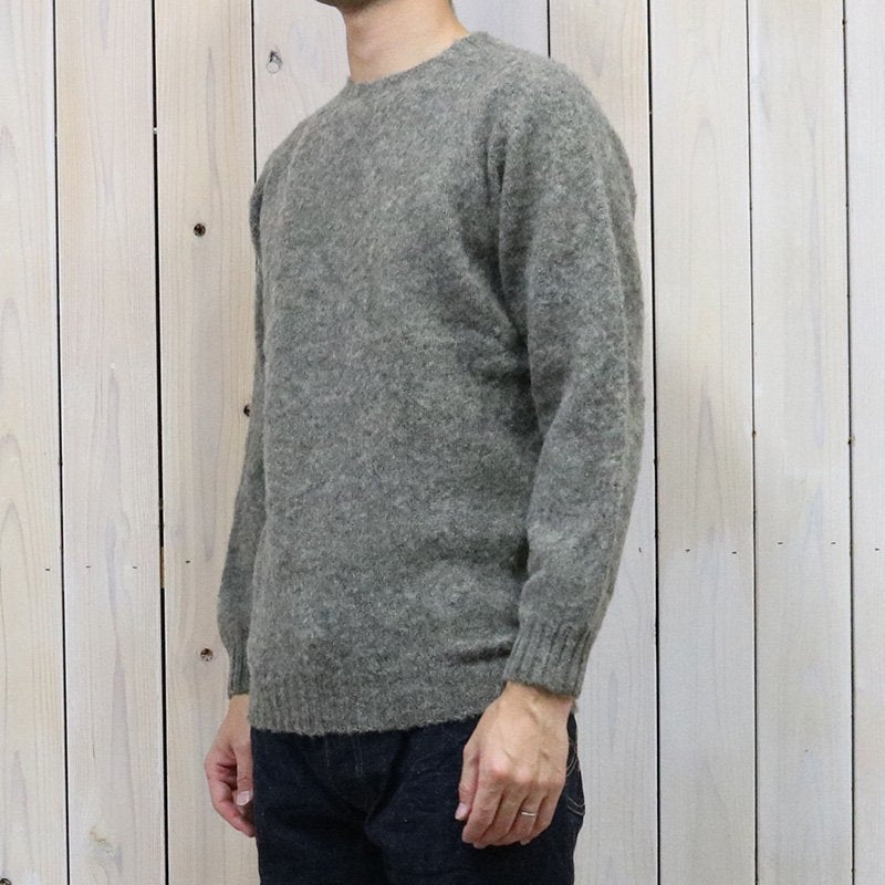 John Tulloch『SEAM FREE HEAVY BRUSH CREW NECK SADDLE SHOULDER P/O』(OYSTER)