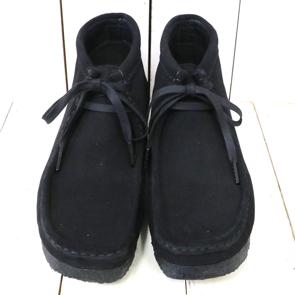 Clarks『Wallabee Boot』(Black Suede)