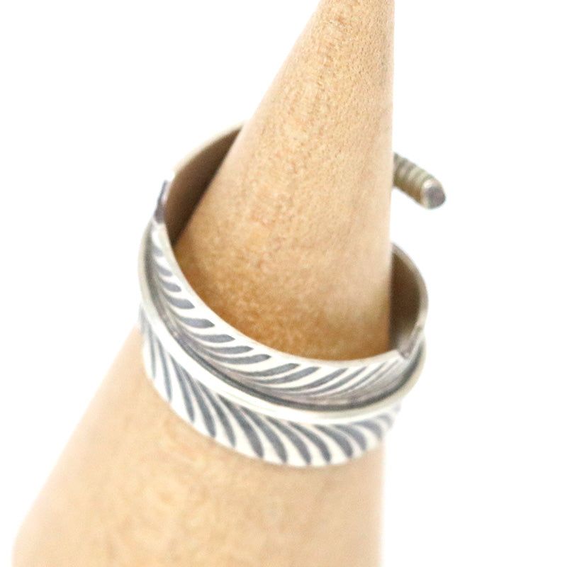 Indian Jewelry : Navajo Chris Charley Feather Ring Type-A
