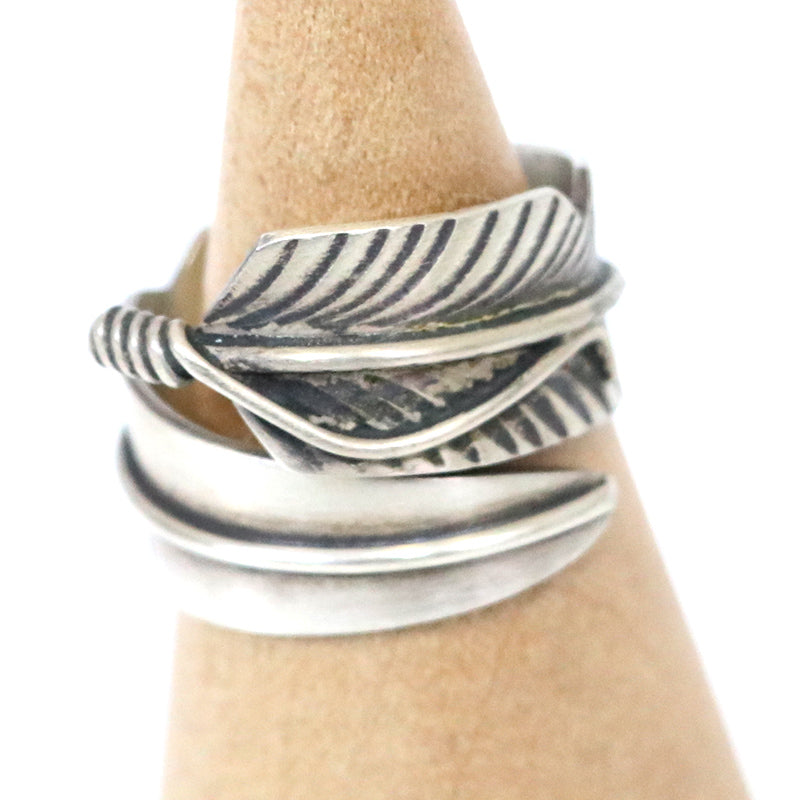 Indian Jewelry : Navajo Chris Charley Feather Ring Type-B