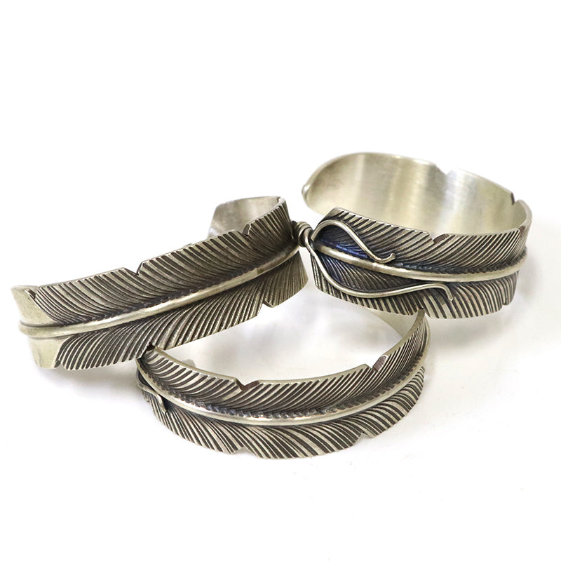 Indian Jewelry : Navajo Chris Charlie Feather Bangle Type-A