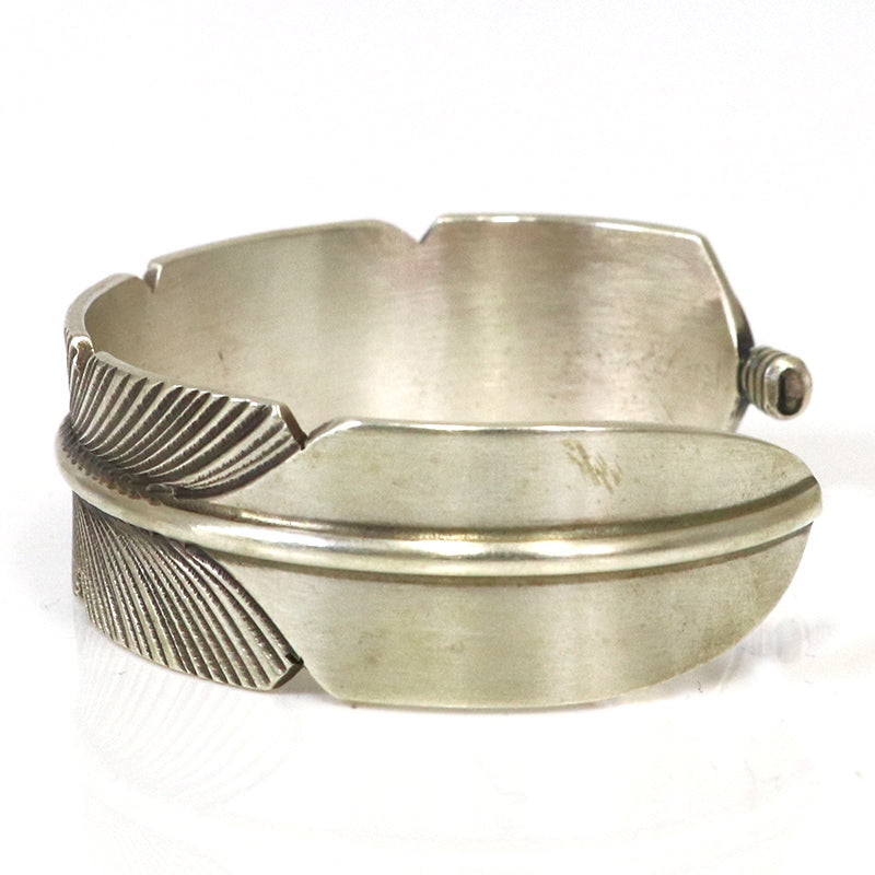 Indian Jewelry : Navajo Chris Charlie Feather Bangle Type-A