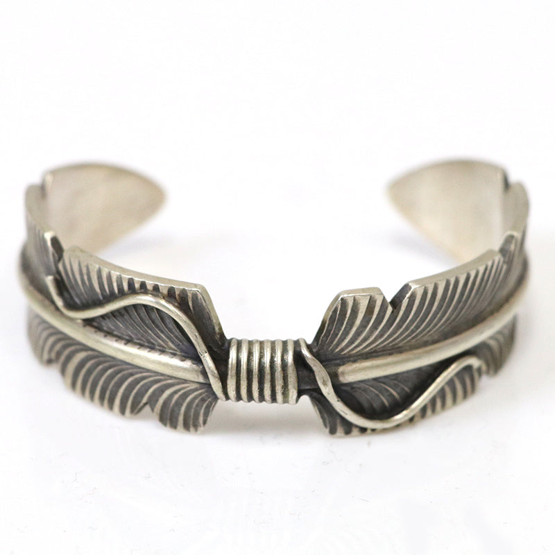 Indian Jewelry : Navajo Chris Charlie Feather Bangle Type-B