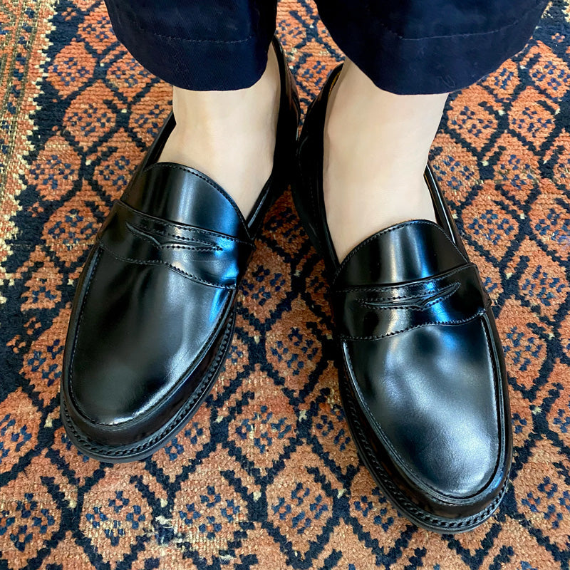 SANDERS『Butt Seam Loafer』(Black)
